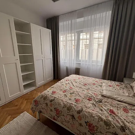 Trina In The Centre * Λιουμπλιάνα